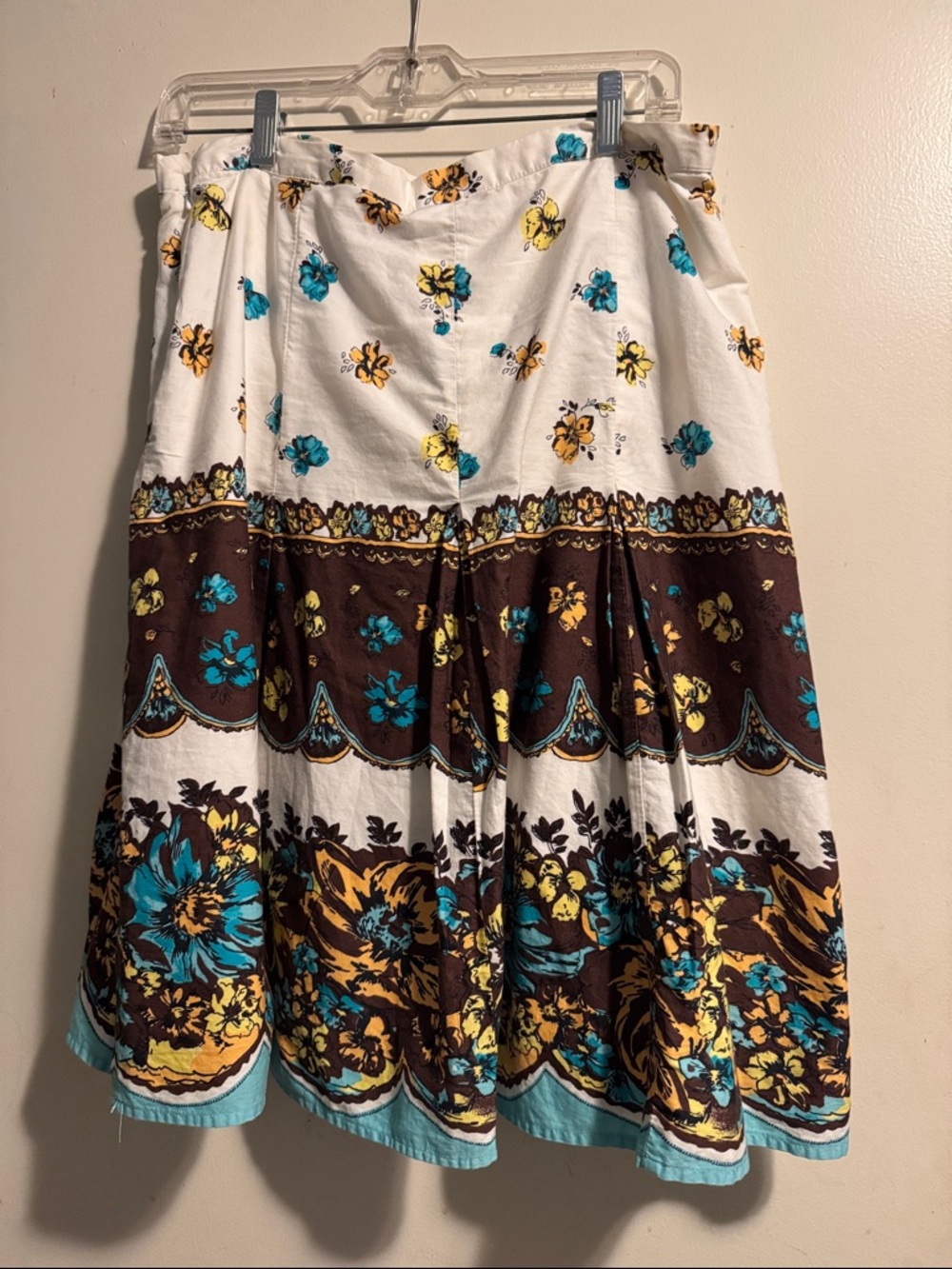 Valerie Stevens Floral Circle Skirt in White, Turquoise & Yellow